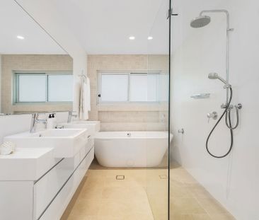 Superb Family Entertainer in Prized Locale - Photo 1