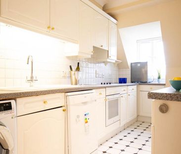 3 bedroom flat to rent - Photo 4