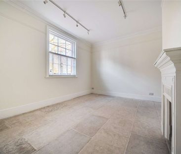Elegant ground-floor one-bedroom apartment with Cathedral views. - Photo 5