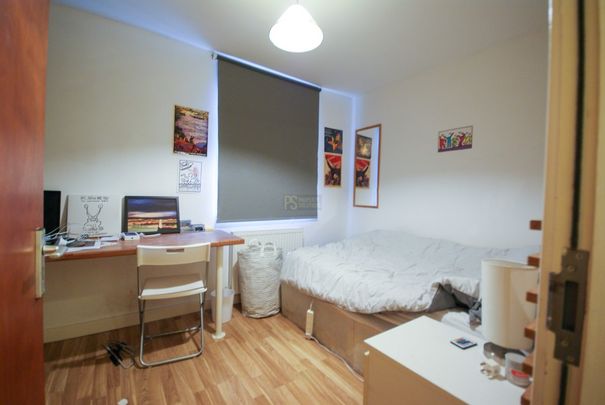 21 Dawlish Road - Photo 1