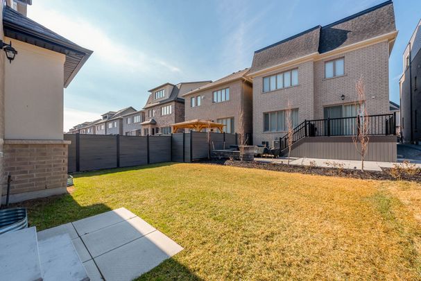 For Lease - 32 Planet Street, Richmond Hill, Ontario - Photo 1