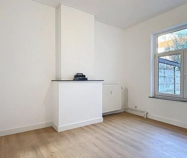 Appartement te huur in Liège voor € 700 met 1 slaapkamer - Photo 4