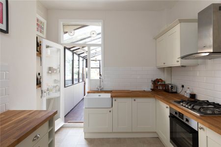 2 Bed Maisonette, Muschamp Road, SE15 - Photo 5
