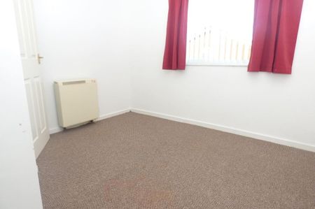 2 bed upper flat to rent in NE24 - Photo 3