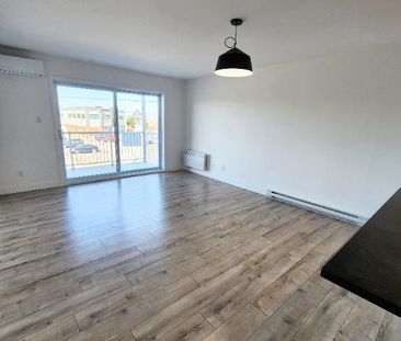 NOUVEAUTÉ! 3 et demi + Bureau/ Promo Octobre Gratuit! (au cœur de S... - Photo 3