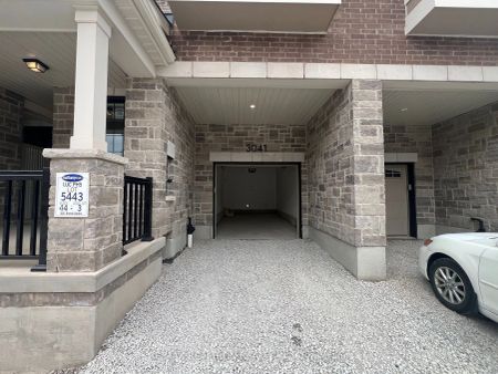 Condo Townhouse For Lease | W9250716 - Photo 4