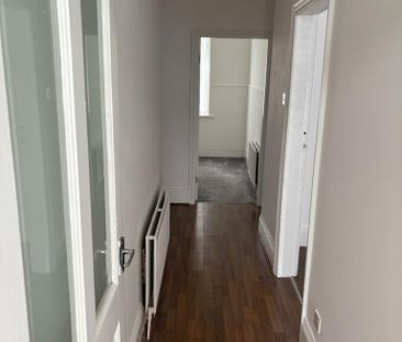 2 bedroom ground floor flat to rent - Photo 5