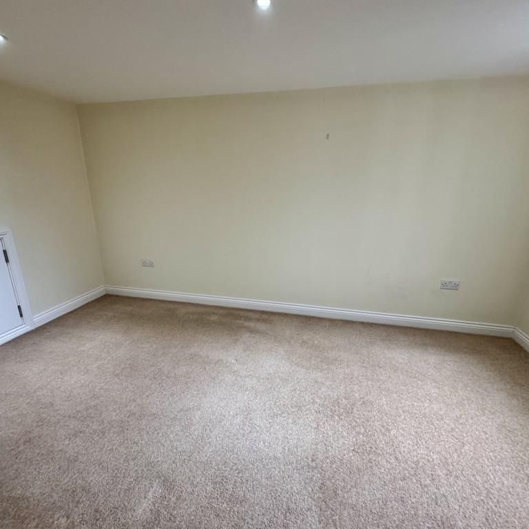 2 bedroom maisonette to rent - Photo 1