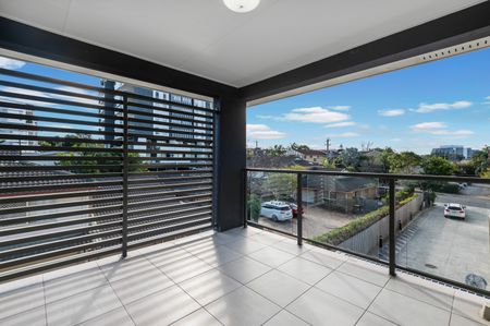 5/19 Latham Street, Chermside QLD 4032 - Apartment For Rent | Domain - Photo 3