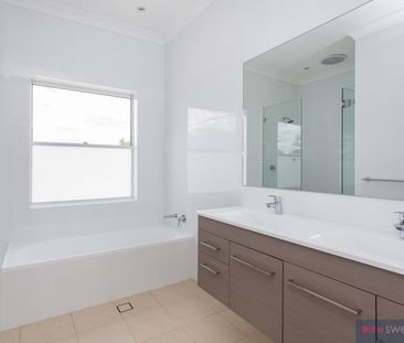 13 Ponsonby Parade, Seaforth, NSW 2092 - Photo 3