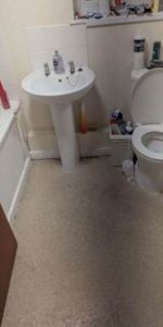 Room in a Shared Flat, Horatio Place, E14 - Photo 4