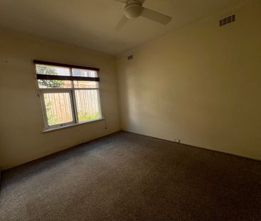 Low Maintenance 2-Bedroom Home - Photo 2