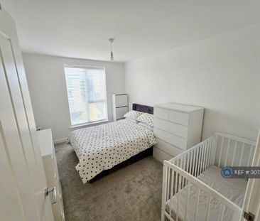 2 bedroom flat to rent - Photo 3