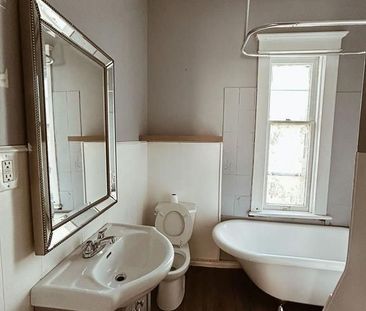 For Lease - 633 Hamilton Road, London East, Ontario - Photo 5