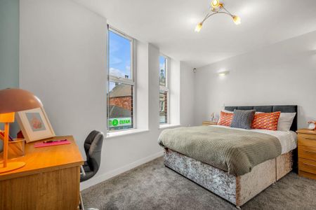 3 bedroom flat to rent - Photo 4