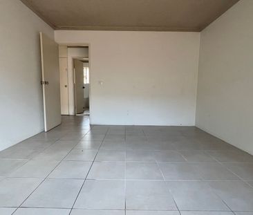 1ST FLOOR UNIT IN LONGFIELD - Photo 4