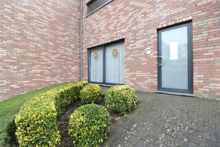 Duplex-appartement met 2 slpk., terras, autostaanplaats in centrum te Scherpenheuvel - Photo 3