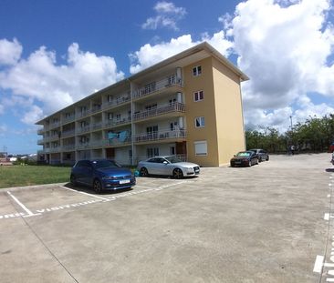 Location appartement 2 pièces, 51.90m², Fort-de-France - Photo 2
