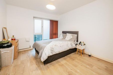 1 Bed Flat, Buttonbox, B18 - Photo 2