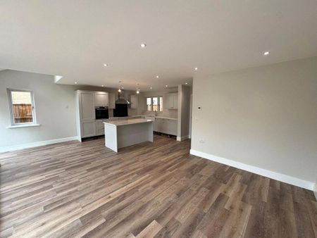 4 bedroom detached house to rent - Photo 5