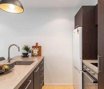 Stylish 2-Bedroom Apartment in the Heart of Freeman's Bay - $590/week - Photo 5