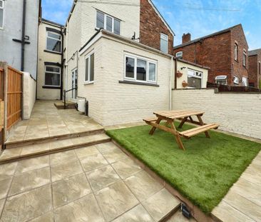 1 bedroom in a house share to rent - Photo 6