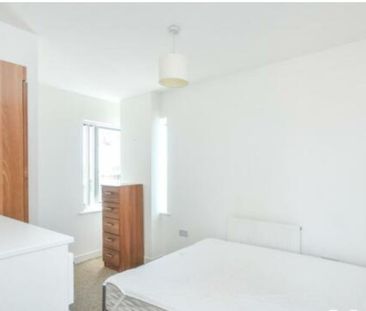 Lewisham High Street, London, SE13 - Photo 3