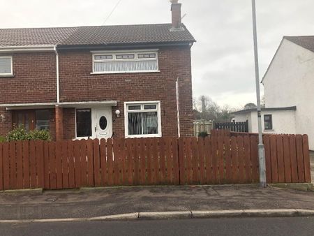 13 Coronation Road, Carrickfergus, BT38 7EX - Photo 4