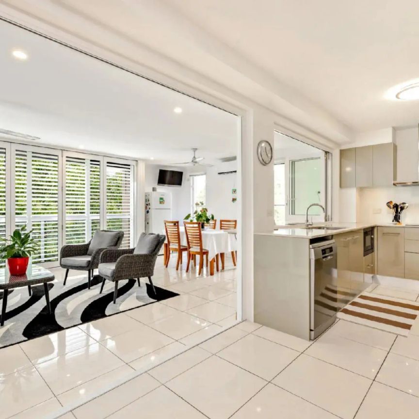 Unfurnished penthouse haven in the heart of the city - Photo 1