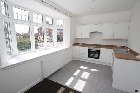 2 bedroom maisonette to rent - Photo 2