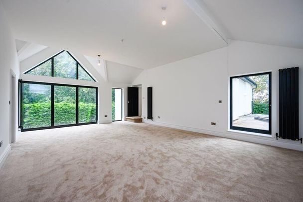 5 bedroom detached house to rent - Photo 1