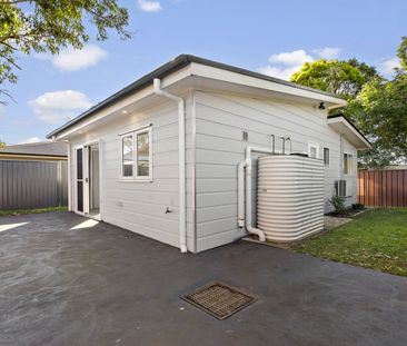 Ultra Modern, Spacious Granny Flat - Photo 1
