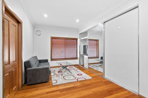 Fully Furnished 2-Bedroom Unit in the Heart of Wollongong - Photo 1