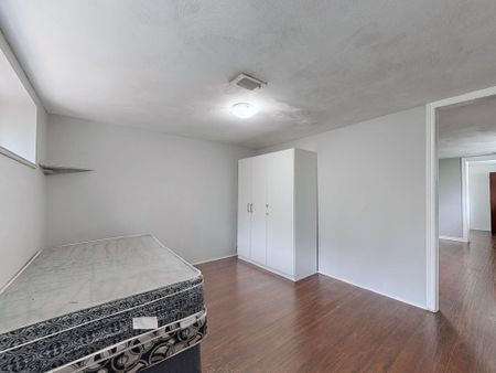 For Lease - 17 Dobbin Road Unit# basement, Toronto, Ontario - Photo 4