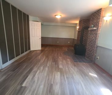 For Lease - 114 Ardagh Road Unit# Lower, Barrie, Ontario - Photo 2