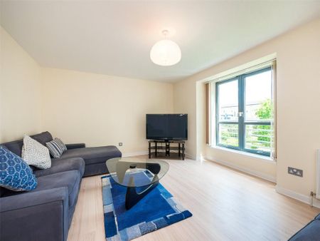 2 bedroom flat to rent - Photo 2