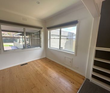 42 Hamilton Street, SHEPPARTON VIC 3630 - Photo 1