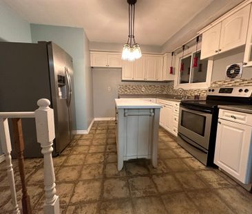 For Lease - 80 Poplar Street, Belleville, Ontario - Photo 2