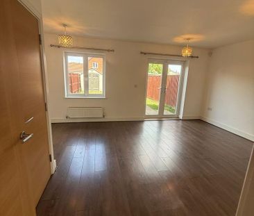 3 bedroom terraced house to rent - Photo 3
