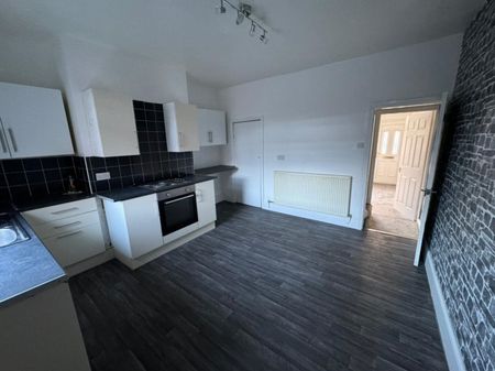 2 bed Terraced - To Let - Photo 3