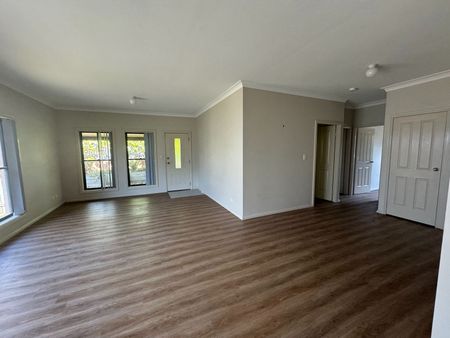 LOCATION AT IT'S PRIME! - Photo 4