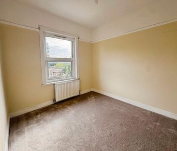 4 bedroom end of terrace house to rent - Photo 5