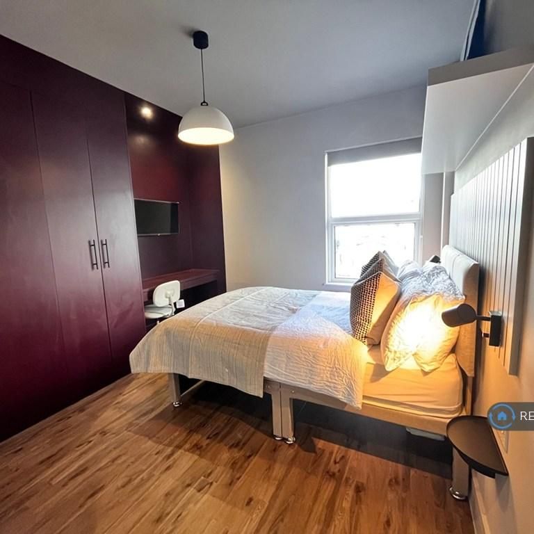 1 bedroom in a house share to rent - Photo 1