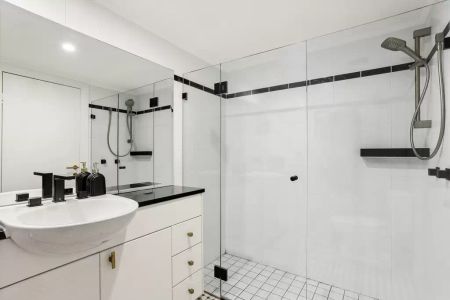 Elevated Harbour Views in Bristol on Sinclair - Photo 4