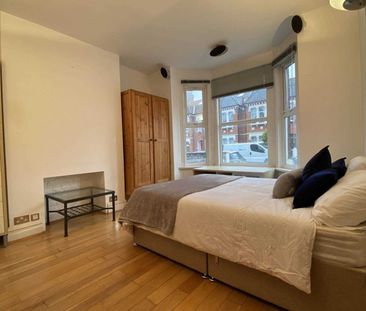 Quicks Road, Wimbledon - Photo 2