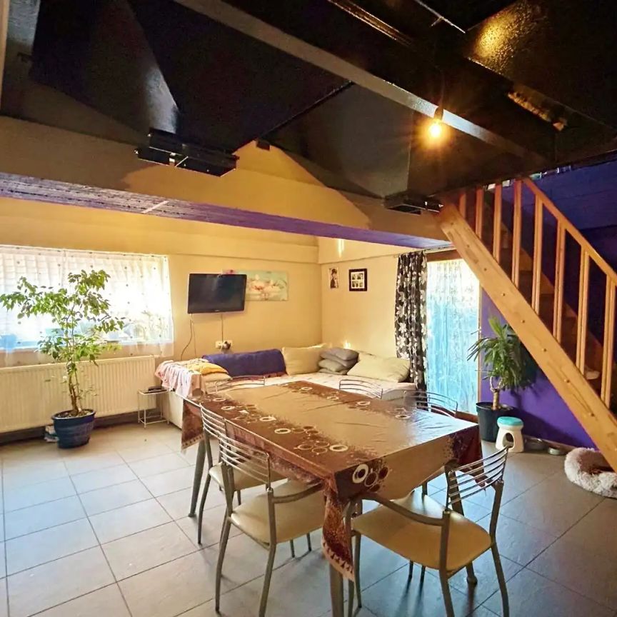 Duplex-appartement met drie slaapkamers en terras - Photo 1