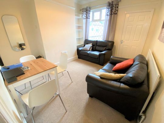 3 bedroom terraced house to rent - Photo 1