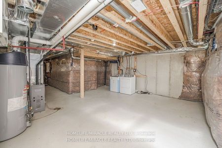 For Lease - 327 Pumpkin Pass, Hamilton, Ontario - Photo 2