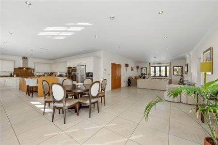 7 bedroom detached house to rent - Photo 3