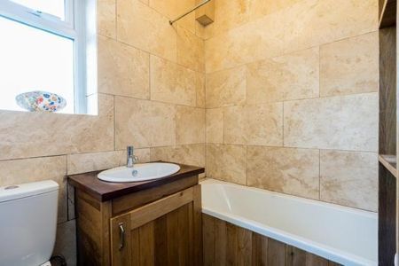 2 bedroom terraced house to rent - Photo 2